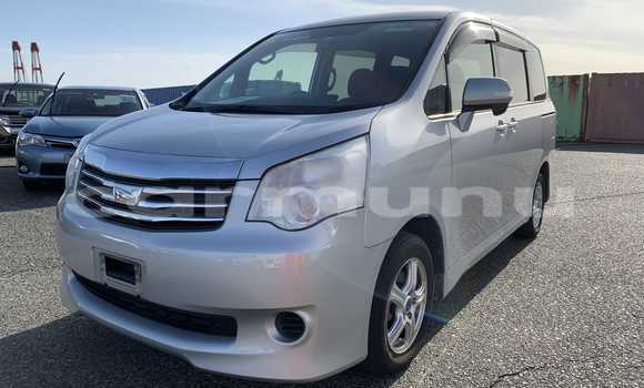 Acheter Occasion Voiture Toyota Noah Gris à Import - Dubai, Région de la Bouenza Acheter Occasion Voiture Toyota Noah Gris à Import - Dubai, Région de la Bouenza