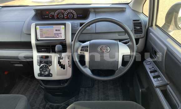 Acheter Occasion Voiture Toyota Noah Gris à Import - Dubai, Région de la Bouenza Acheter Occasion Voiture Toyota Noah Gris à Import - Dubai, Région de la Bouenza