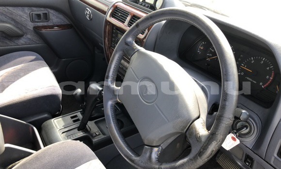 Acheter Occasion Voiture Toyota Prado Bleu à Import - Dubai, Région de la Bouenza Acheter Occasion Voiture Toyota Prado Bleu à Import - Dubai, Région de la Bouenza