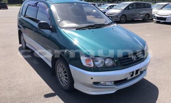 Buy Used Toyota Ipsum Green Car in Import - Dubai in Region of Bouenza Buy Used Toyota Ipsum Green Car in Import - Dubai in Region of Bouenza