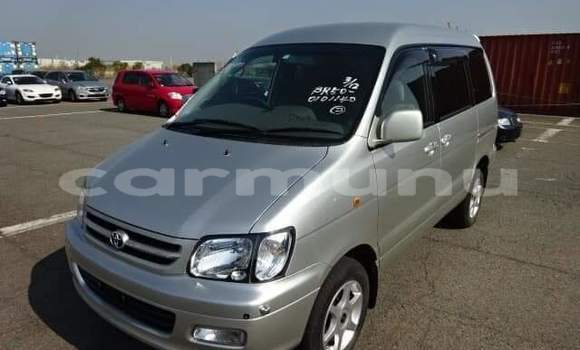 Acheter Occasion Voiture Toyota Noah Gris à Import - Dubai, Région de la Bouenza Acheter Occasion Voiture Toyota Noah Gris à Import - Dubai, Région de la Bouenza