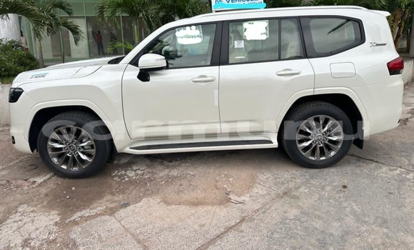 Acheter Occasion Voiture Toyota Land Cruiser Blanc à Brazzaville, Commune de Brazzaville Acheter Occasion Voiture Toyota Land Cruiser Blanc à Brazzaville, Commune de Brazzaville