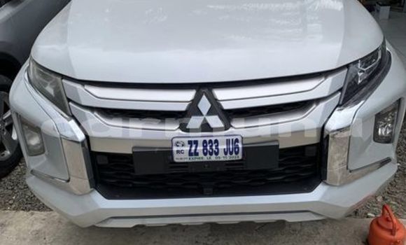 Acheter Occasion Voiture Mitsubishi Pajero Pinin Blanc à Brazzaville, Commune de Brazzaville Acheter Occasion Voiture Mitsubishi Pajero Pinin Blanc à Brazzaville, Commune de Brazzaville