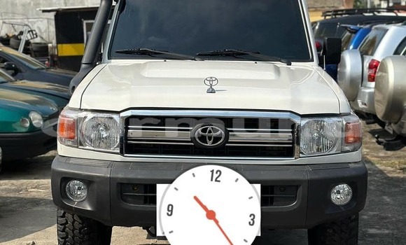 Acheter Occasion Voiture Toyota Land Cruiser Blanc à Brazzaville, Commune de Brazzaville Acheter Occasion Voiture Toyota Land Cruiser Blanc à Brazzaville, Commune de Brazzaville