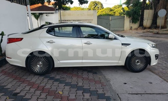 Acheter Occasion Voiture Kia K5 Blanc à Brazzaville, Commune de Brazzaville Acheter Occasion Voiture Kia K5 Blanc à Brazzaville, Commune de Brazzaville