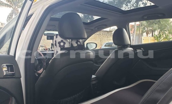 Acheter Occasion Voiture Kia K5 Blanc à Brazzaville, Commune de Brazzaville Acheter Occasion Voiture Kia K5 Blanc à Brazzaville, Commune de Brazzaville