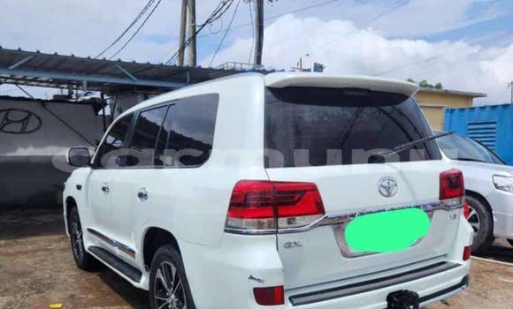 Acheter Occasion Voiture Toyota Land Cruiser Blanc à Brazzaville, Commune de Brazzaville Acheter Occasion Voiture Toyota Land Cruiser Blanc à Brazzaville, Commune de Brazzaville
