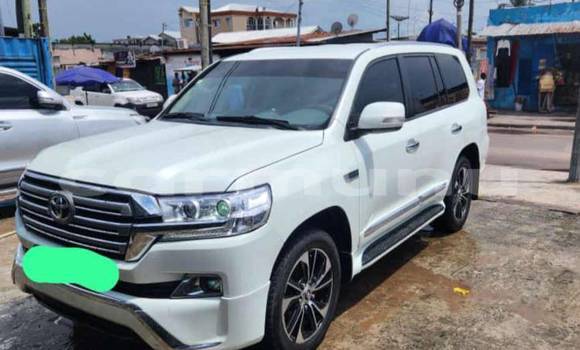 Acheter Occasion Voiture Toyota Land Cruiser Blanc à Brazzaville, Commune de Brazzaville Acheter Occasion Voiture Toyota Land Cruiser Blanc à Brazzaville, Commune de Brazzaville