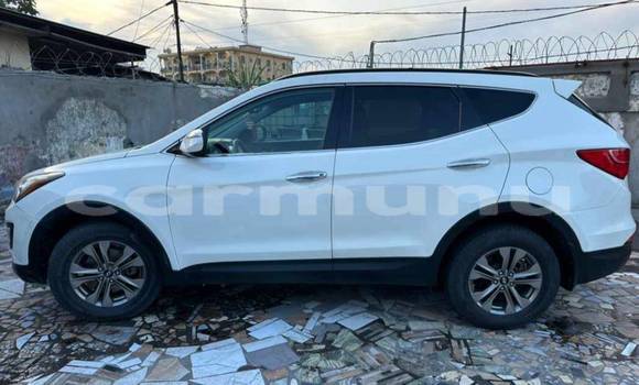 Acheter Occasion Voiture Hyundai Santa Fe Blanc à Brazzaville, Commune de Brazzaville Acheter Occasion Voiture Hyundai Santa Fe Blanc à Brazzaville, Commune de Brazzaville