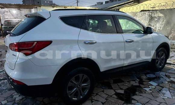 Acheter Occasion Voiture Hyundai Santa Fe Blanc à Brazzaville, Commune de Brazzaville Acheter Occasion Voiture Hyundai Santa Fe Blanc à Brazzaville, Commune de Brazzaville