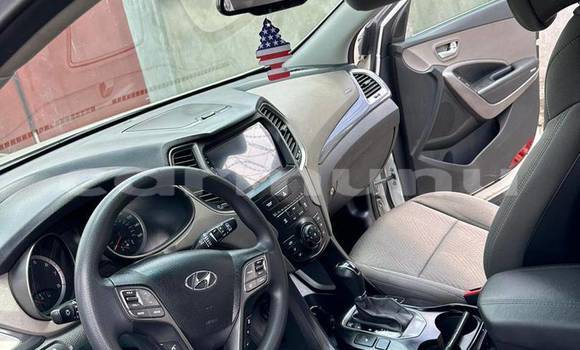 Acheter Occasion Voiture Hyundai Santa Fe Blanc à Brazzaville, Commune de Brazzaville Acheter Occasion Voiture Hyundai Santa Fe Blanc à Brazzaville, Commune de Brazzaville