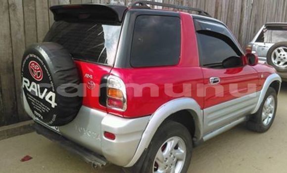 Acheter Occasion Voiture Toyota RAV4 Rouge à Brazzaville, Commune de Brazzaville Acheter Occasion Voiture Toyota RAV4 Rouge à Brazzaville, Commune de Brazzaville