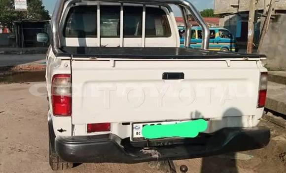 Acheter Occasion Voiture Toyota Hilux Blanc à Brazzaville, Commune de Brazzaville Acheter Occasion Voiture Toyota Hilux Blanc à Brazzaville, Commune de Brazzaville
