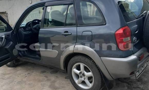 Acheter Occasion Voiture Toyota RAV4 Noir à Brazzaville, Commune de Brazzaville Acheter Occasion Voiture Toyota RAV4 Noir à Brazzaville, Commune de Brazzaville