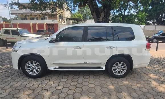 Acheter Occasion Voiture Toyota Land Cruiser Blanc à Brazzaville, Commune de Brazzaville Acheter Occasion Voiture Toyota Land Cruiser Blanc à Brazzaville, Commune de Brazzaville