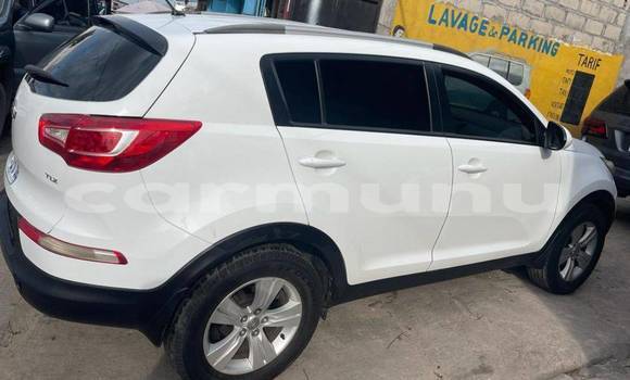 Acheter Occasion Voiture Kia Sportage Blanc à Brazzaville, Commune de Brazzaville Acheter Occasion Voiture Kia Sportage Blanc à Brazzaville, Commune de Brazzaville