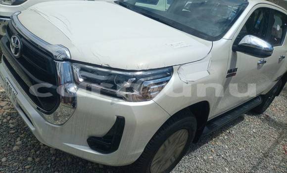 Acheter Occasion Voiture Toyota Hiluxe Revo Blanc à Brazzaville, Commune de Brazzaville Acheter Occasion Voiture Toyota Hiluxe Revo Blanc à Brazzaville, Commune de Brazzaville