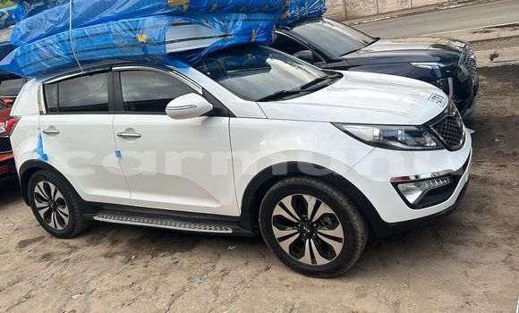 Buy Import Kia Sportage White Car in Brazzaville in Municipality of Brazzaville Buy Import Kia Sportage White Car in Brazzaville in Municipality of Brazzaville