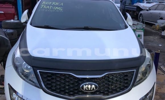 Buy Import Kia Sportage White Car in Brazzaville in Municipality of Brazzaville Buy Import Kia Sportage White Car in Brazzaville in Municipality of Brazzaville