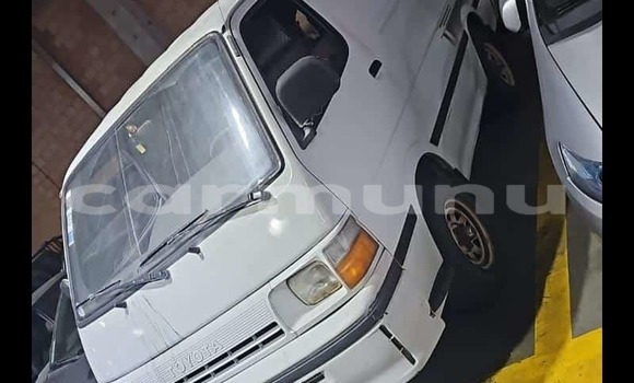 Acheter Import Voiture Toyota Hiace Blanc à Brazzaville, Commune de Brazzaville
