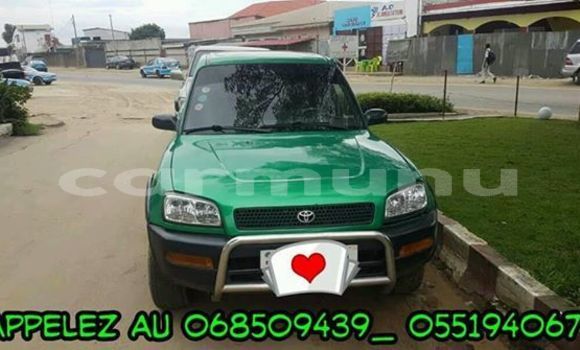 Acheter Occasion Voiture Toyota RAV4 Vert à Brazzaville, Commune de Brazzaville Acheter Occasion Voiture Toyota RAV4 Vert à Brazzaville, Commune de Brazzaville