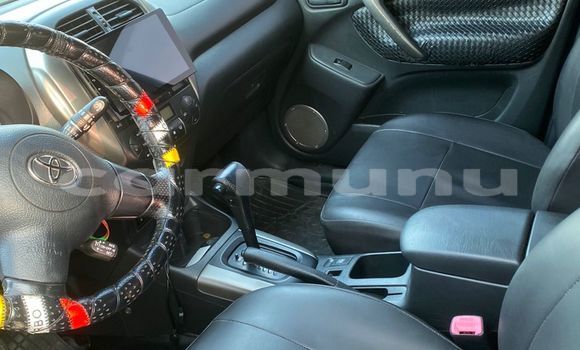 Buy Used Toyota RAV4 Blue Car in Brazzaville in Municipality of Brazzaville Buy Used Toyota RAV4 Blue Car in Brazzaville in Municipality of Brazzaville