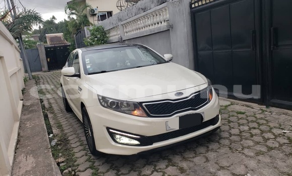 Buy Used Kia K5 White Car in Brazzaville in Municipality of Brazzaville Buy Used Kia K5 White Car in Brazzaville in Municipality of Brazzaville