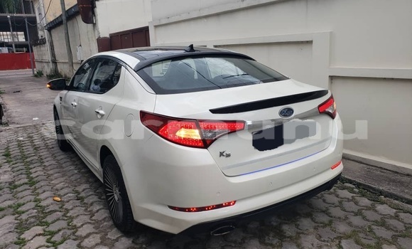 Buy Used Kia K5 White Car in Brazzaville in Municipality of Brazzaville Buy Used Kia K5 White Car in Brazzaville in Municipality of Brazzaville