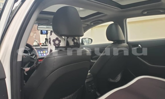 Buy Used Kia K5 White Car in Brazzaville in Municipality of Brazzaville Buy Used Kia K5 White Car in Brazzaville in Municipality of Brazzaville