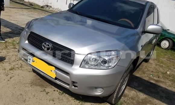 Acheter Occasion Voiture Toyota RAV4 Gris à Brazzaville, Commune de Brazzaville Acheter Occasion Voiture Toyota RAV4 Gris à Brazzaville, Commune de Brazzaville