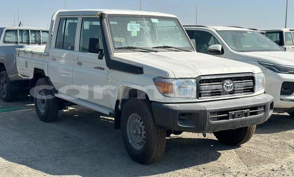 Acheter Neuf Utilitaire Toyota DA Blanc à Import - Dubai, Région de la Bouenza Acheter Neuf Utilitaire Toyota DA Blanc à Import - Dubai, Région de la Bouenza
