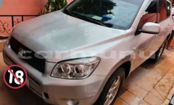Acheter Occasion Voiture Toyota RAV4 Gris à Brazzaville, Commune de Brazzaville Acheter Occasion Voiture Toyota RAV4 Gris à Brazzaville, Commune de Brazzaville