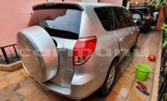 Acheter Occasion Voiture Toyota RAV4 Gris à Brazzaville, Commune de Brazzaville Acheter Occasion Voiture Toyota RAV4 Gris à Brazzaville, Commune de Brazzaville