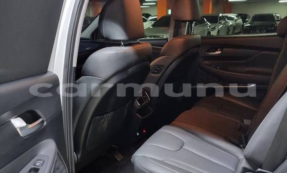 Acheter Occasion Voiture Hyundai Santa Fe Blanc à Brazzaville, Commune de Brazzaville Acheter Occasion Voiture Hyundai Santa Fe Blanc à Brazzaville, Commune de Brazzaville