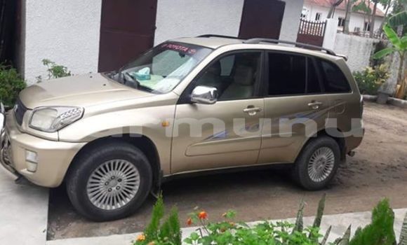Acheter Occasion Voiture Toyota RAV4 Beige à Brazzaville, Commune de Brazzaville Acheter Occasion Voiture Toyota RAV4 Beige à Brazzaville, Commune de Brazzaville
