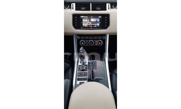 Buy Import Land Rover Range Rover White Car in Import - Dubai in Region of Bouenza Buy Import Land Rover Range Rover White Car in Import - Dubai in Region of Bouenza