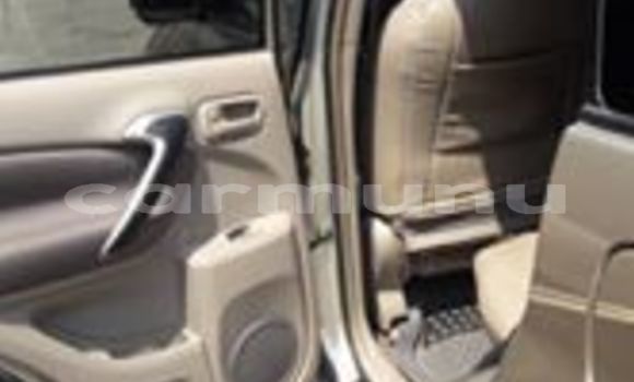 Acheter Occasion Voiture Toyota RAV4 Beige à Brazzaville, Commune de Brazzaville Acheter Occasion Voiture Toyota RAV4 Beige à Brazzaville, Commune de Brazzaville