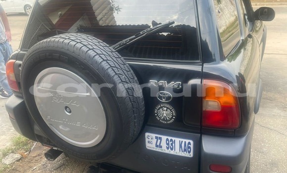 Acheter Occasion Voiture Toyota RAV4 Noir à Brazzaville, Commune de Brazzaville Acheter Occasion Voiture Toyota RAV4 Noir à Brazzaville, Commune de Brazzaville