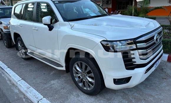 Acheter Occasion Voiture Toyota Land Cruiser Blanc à Brazzaville, Commune de Brazzaville Acheter Occasion Voiture Toyota Land Cruiser Blanc à Brazzaville, Commune de Brazzaville