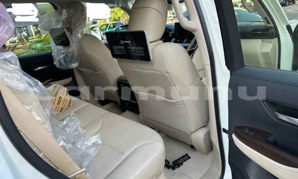 Acheter Occasion Voiture Toyota Land Cruiser Blanc à Brazzaville, Commune de Brazzaville Acheter Occasion Voiture Toyota Land Cruiser Blanc à Brazzaville, Commune de Brazzaville