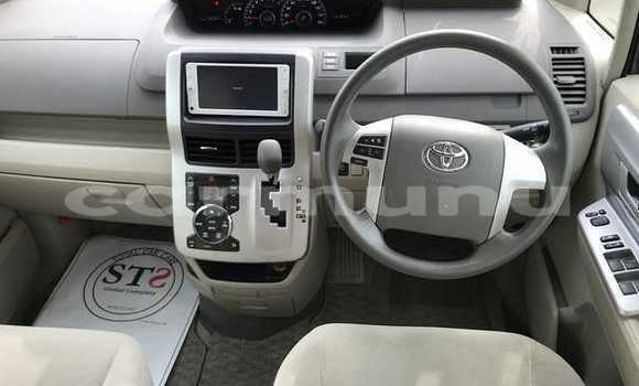 Acheter Occasion Voiture Toyota Noah Autre à Import - Dubai, Région de la Bouenza Acheter Occasion Voiture Toyota Noah Autre à Import - Dubai, Région de la Bouenza