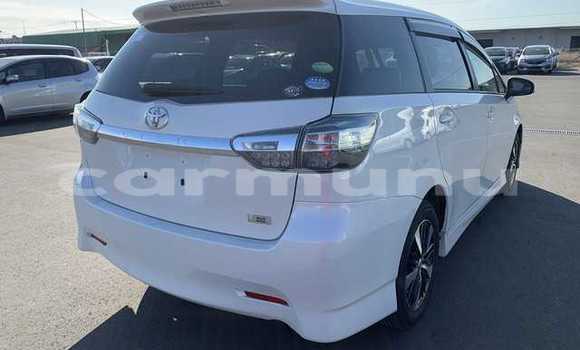 Acheter Occasion Voiture Toyota Wish Blanc à Import - Dubai, Région de la Bouenza Acheter Occasion Voiture Toyota Wish Blanc à Import - Dubai, Région de la Bouenza