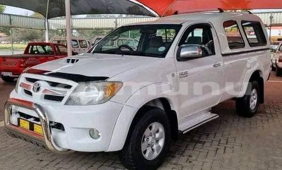 Acheter Occasion Voiture Toyota Hilux Blanc à Import - Dubai, Région de la Bouenza Acheter Occasion Voiture Toyota Hilux Blanc à Import - Dubai, Région de la Bouenza
