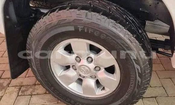 Acheter Occasion Voiture Toyota Hilux Blanc à Import - Dubai, Région de la Bouenza Acheter Occasion Voiture Toyota Hilux Blanc à Import - Dubai, Région de la Bouenza