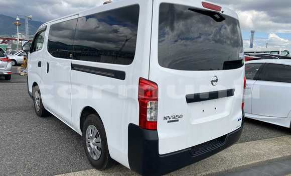 Acheter Occasion Voiture Nissan NV350 Caravan Blanc à Import - Dubai, Région de la Bouenza Acheter Occasion Voiture Nissan NV350 Caravan Blanc à Import - Dubai, Région de la Bouenza