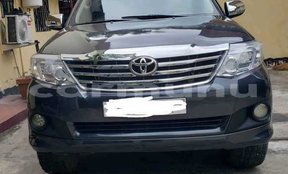 Acheter Occasion Voiture Toyota Fortuner Noir à Brazzaville, Commune de Brazzaville Acheter Occasion Voiture Toyota Fortuner Noir à Brazzaville, Commune de Brazzaville