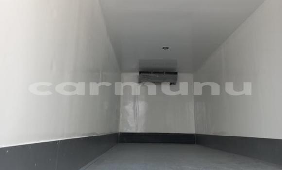 Acheter Occasion Utilitaire Nissan UD Blanc à Import - Dubai, Région de la Bouenza Acheter Occasion Utilitaire Nissan UD Blanc à Import - Dubai, Région de la Bouenza