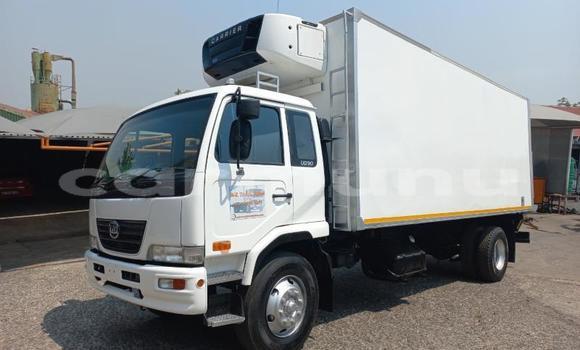 Acheter Occasion Utilitaire Nissan UD Blanc à Import - Dubai, Région de la Bouenza Acheter Occasion Utilitaire Nissan UD Blanc à Import - Dubai, Région de la Bouenza