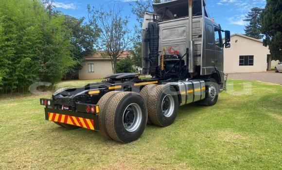 Buy Used Volvo F4 Other Truck in Import - Dubai in Region of Bouenza Buy Used Volvo F4 Other Truck in Import - Dubai in Region of Bouenza