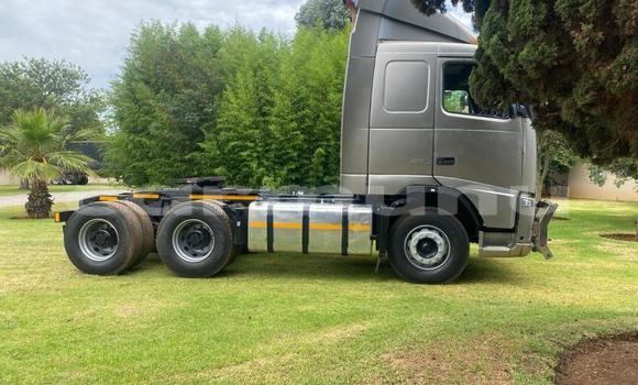 Buy Used Volvo F4 Other Truck in Import - Dubai in Region of Bouenza Buy Used Volvo F4 Other Truck in Import - Dubai in Region of Bouenza